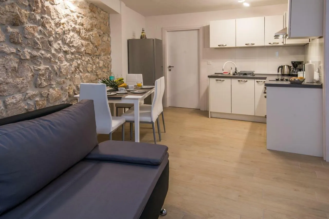 Apartments Tara 瓦比尼科