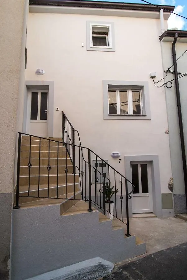 Apartments Tara Vrbnik