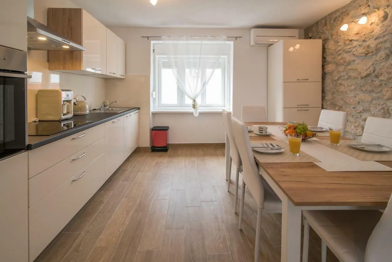 Apartments Tara Vrbnik