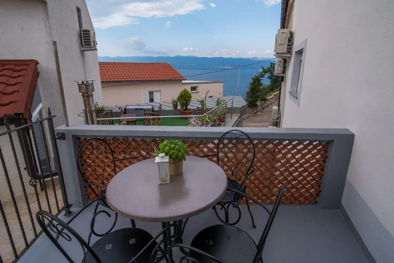 Apartments Tara Vrbnik