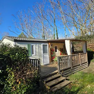 https://camping-domaine-des-la-roque-dantheron.fr-provencehotel.com